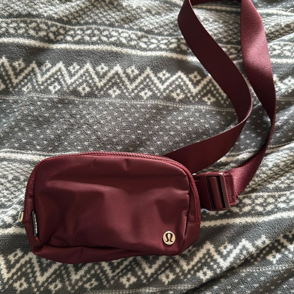 Lululemon belt bag 1l